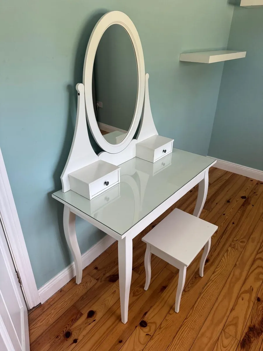 Dressing table and stool - ikea Hemnes / vanity - Image 2