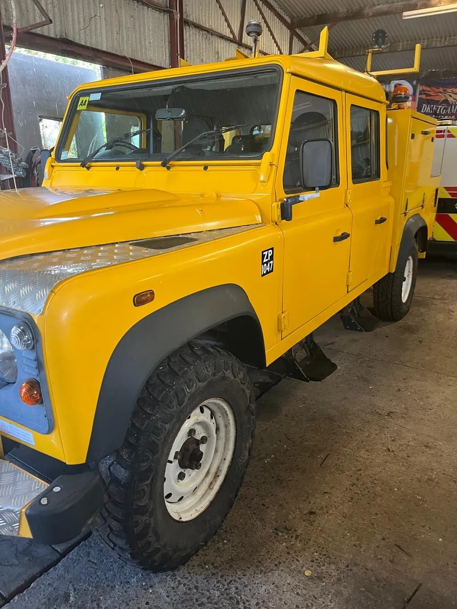 Land Rover Defender 130 2017 - Image 2