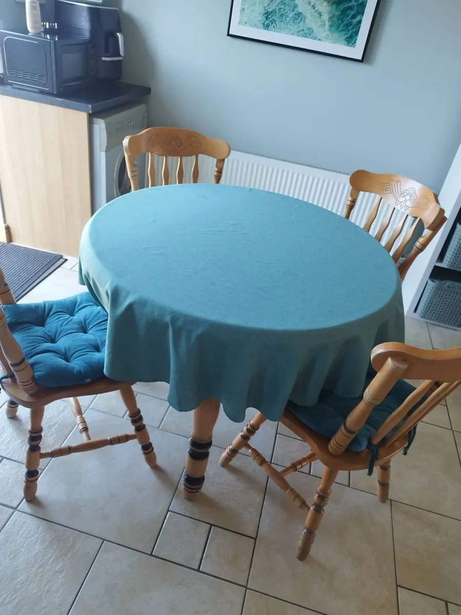 Dining Table and 6 chairs - Image 1