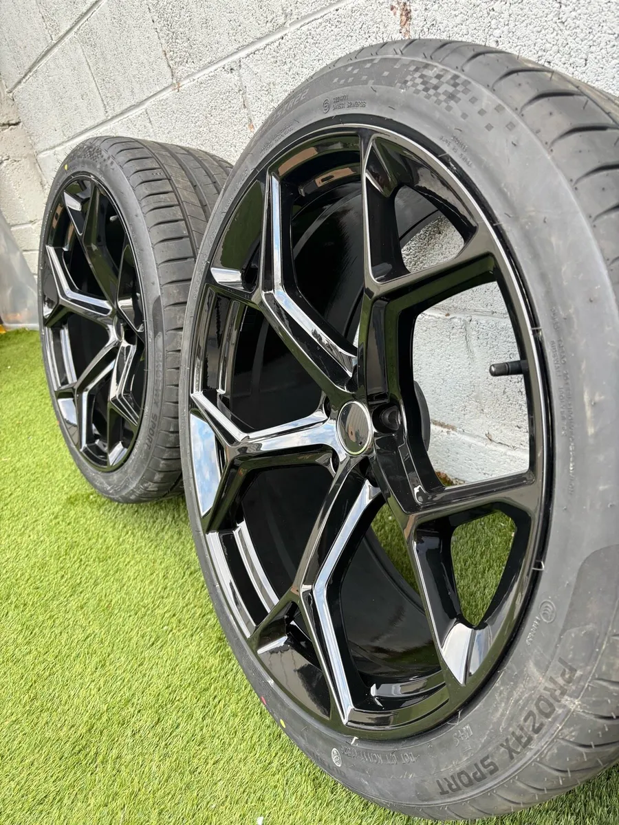 BMW x5 22 inch alloys gloss black - Image 1