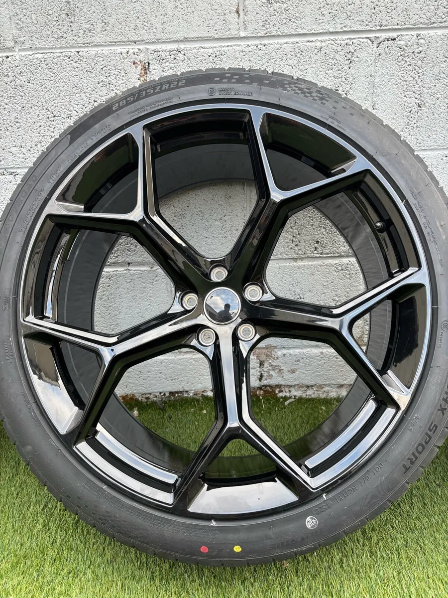 BMW x5 22 inch alloys gloss black - Image 2