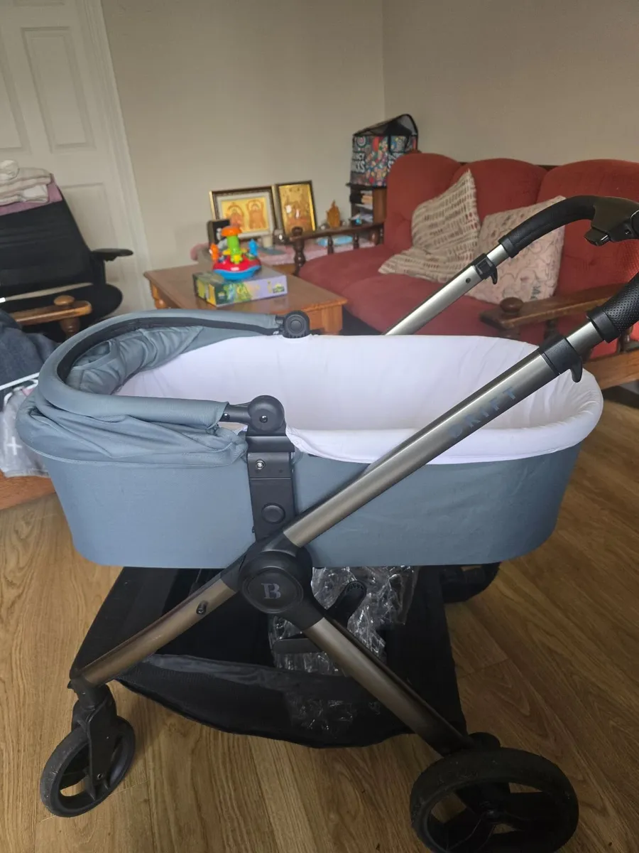 Baby Elegance Travel System - Image 1