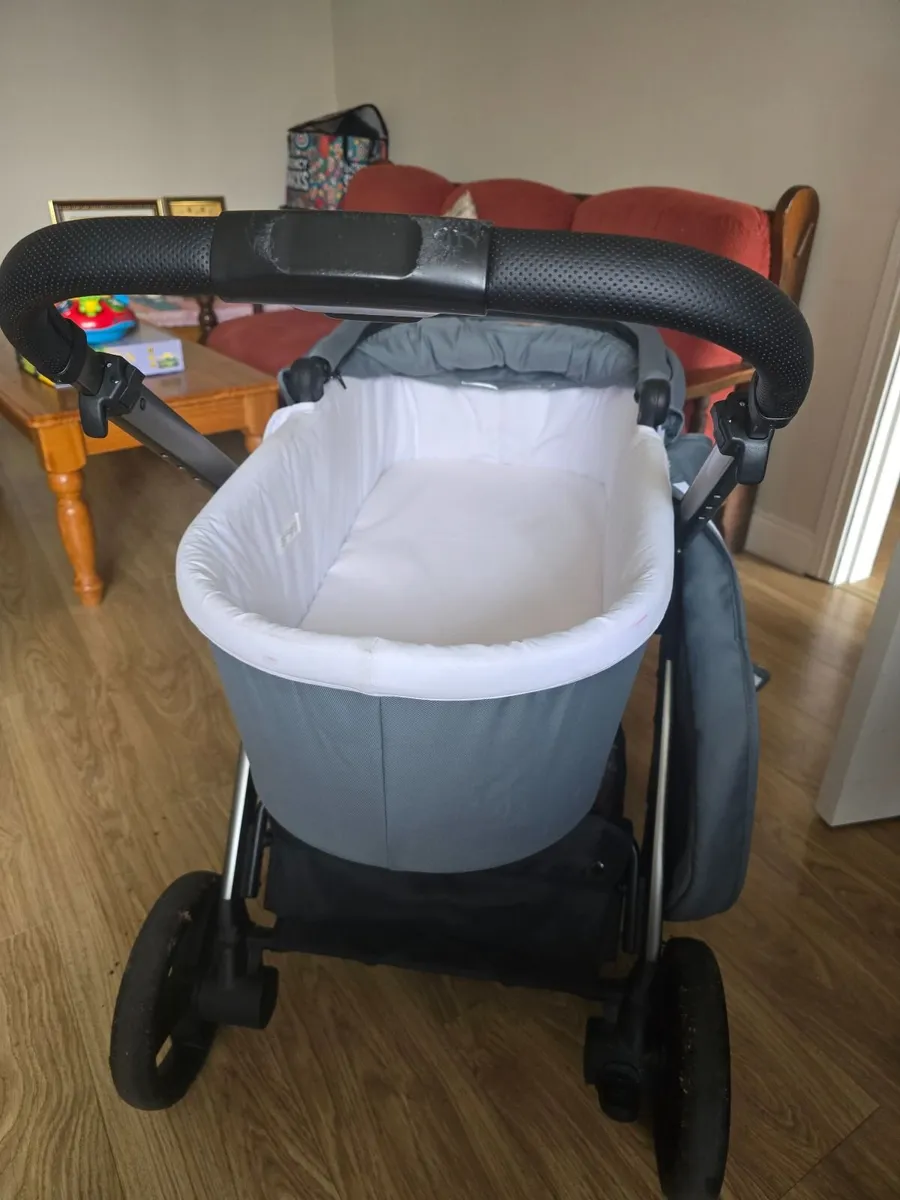 Baby Elegance Travel System - Image 3