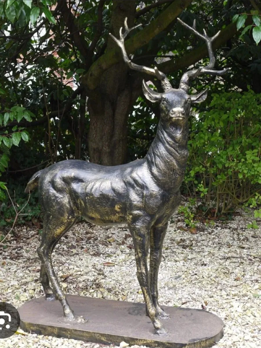 HEAVY CAST IRON DEERS - Image 1