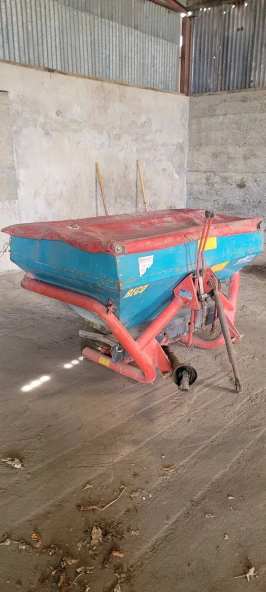 Sulky Fertiliser Spreader - Image 1