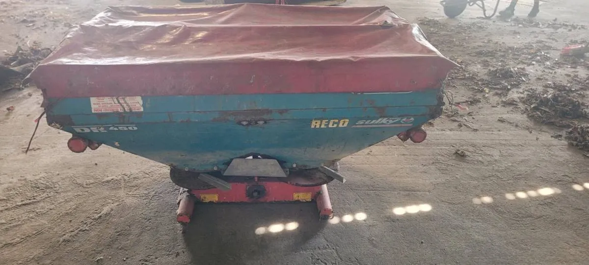 Sulky Fertiliser Spreader - Image 3