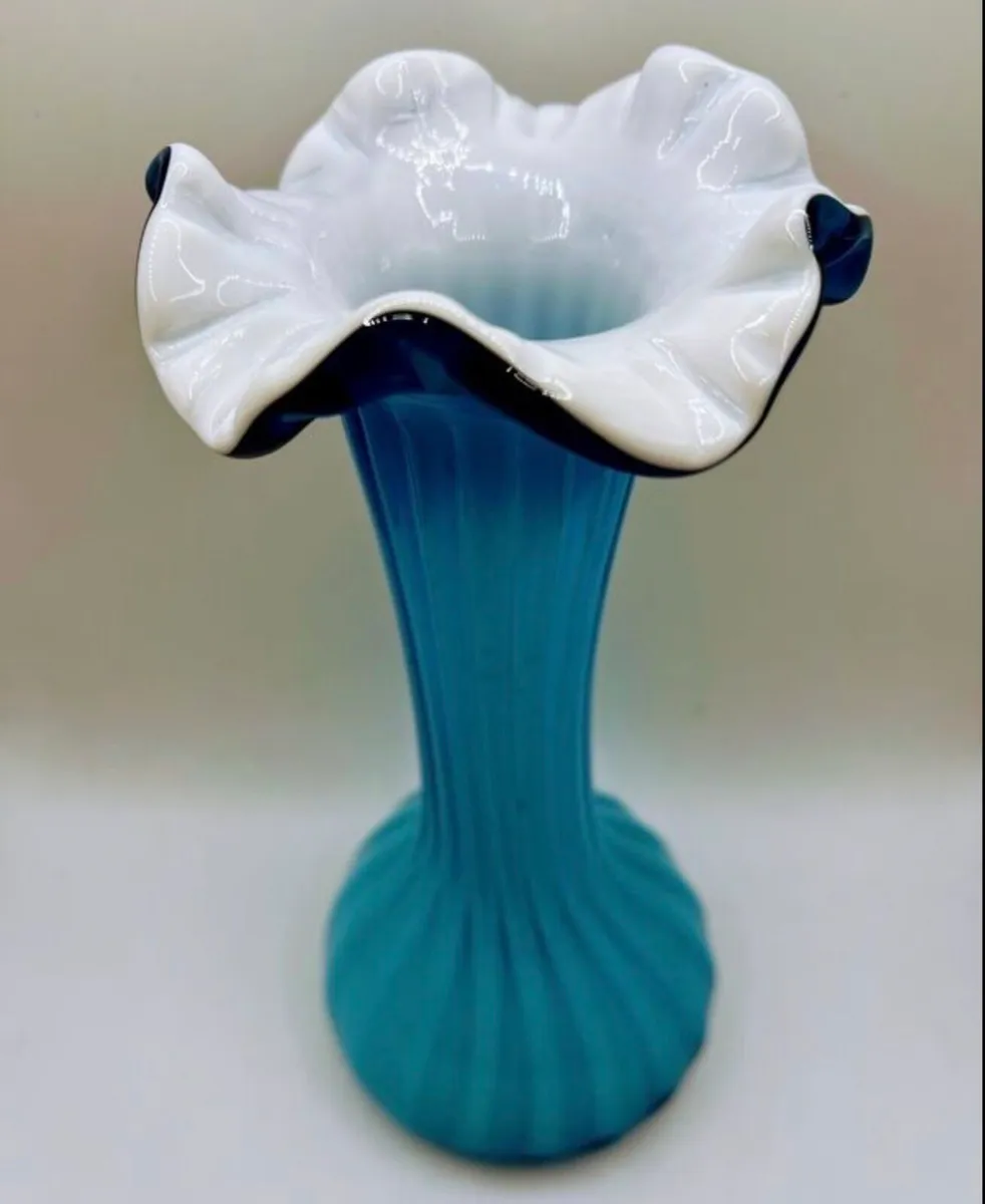1970s art glass vase - Image 2