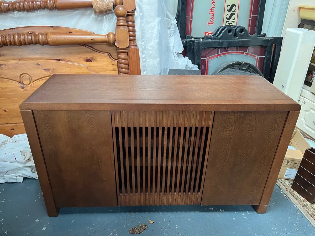 Dining table, 6 chairs and matching sideboard - Image 3