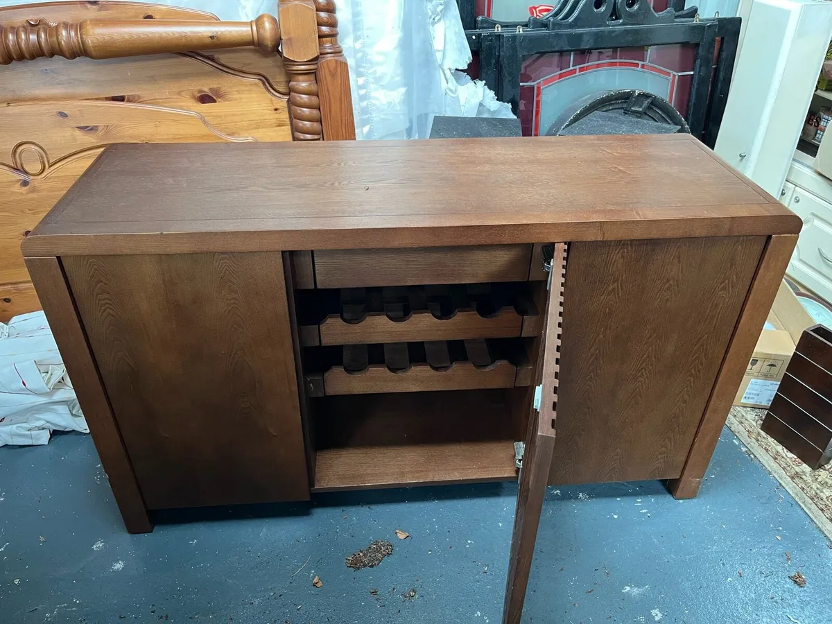 Dining table, 6 chairs and matching sideboard - Image 4
