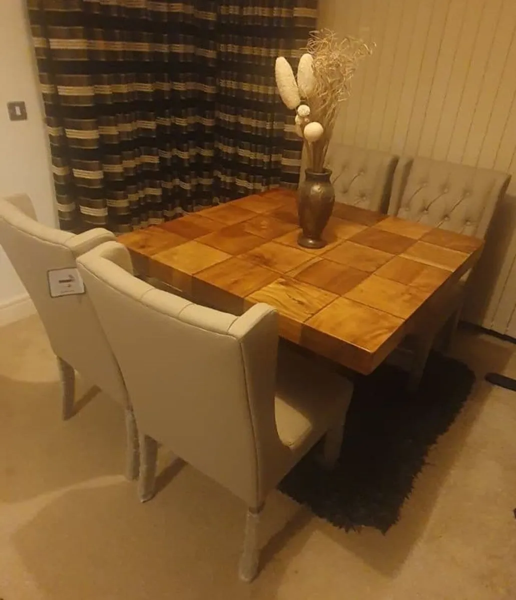 ✨Solid Oak Dining Table of Premium Quality✨ - Image 3