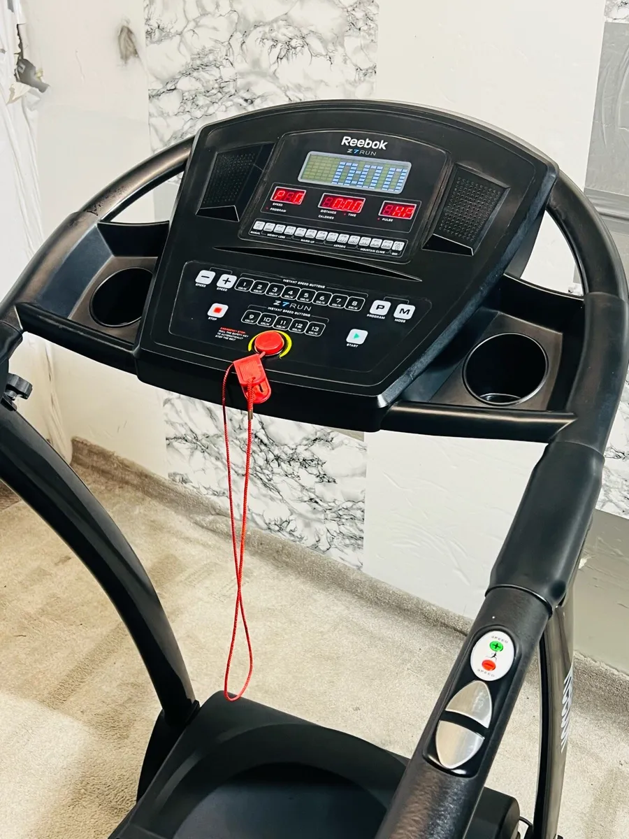 REEBOK Z7 FOLDING TREADMILL - Image 2