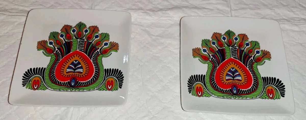 Pair of vintage Peacock plates Hollohaza - Image 1