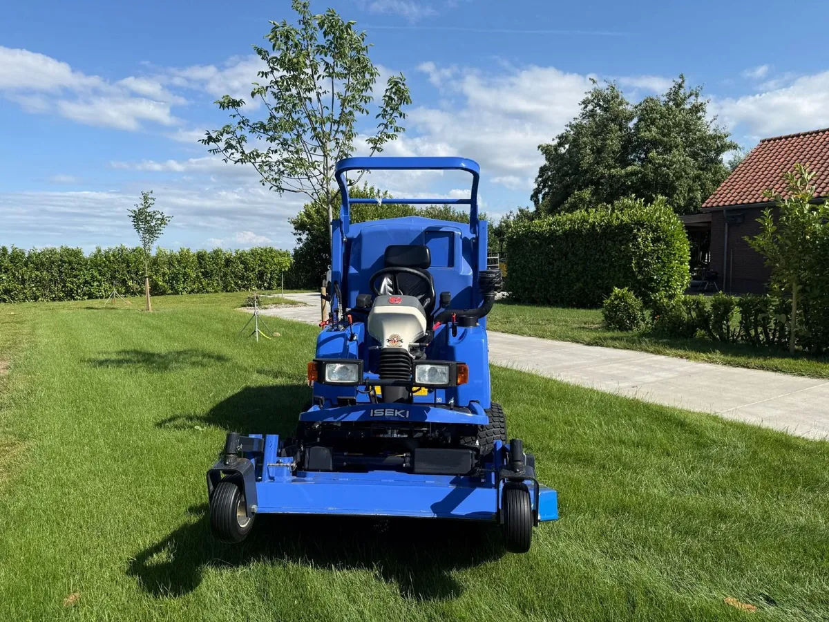 ISEKI SF450 550hrs  AS NEW - Image 4