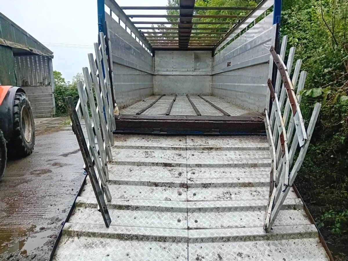 Cattle trailer - Image 3
