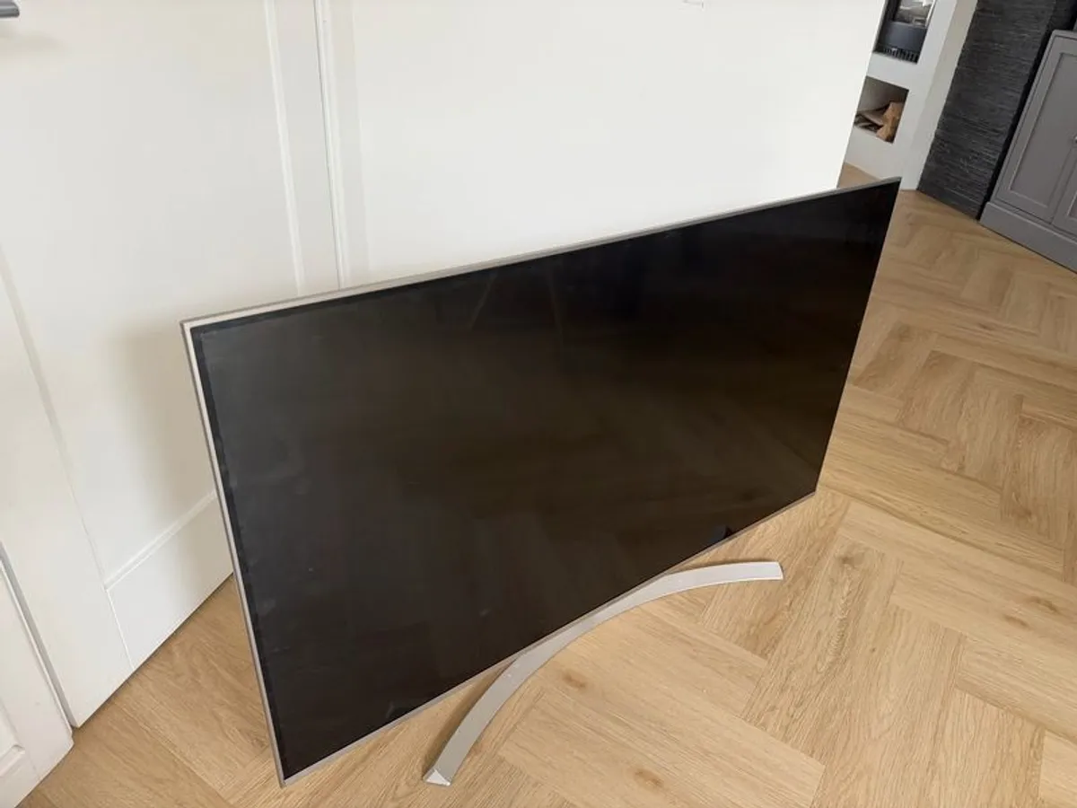 Lg 55uh850v 55" 4k Smart 3d Tv - Image 4