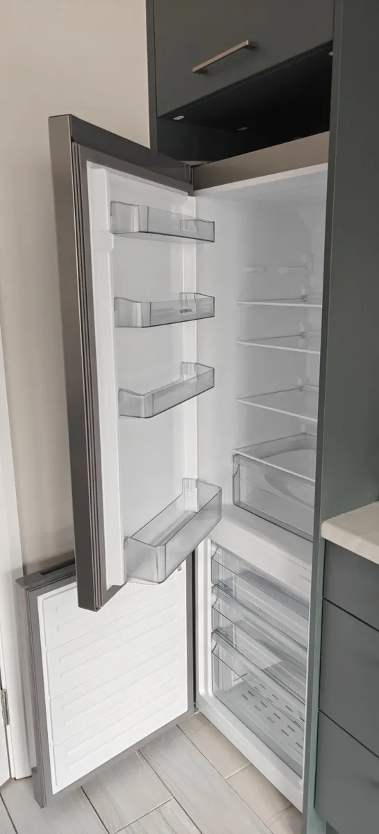 Nordmende 170cm FridgeFreezer Stainless Steel look - Image 1
