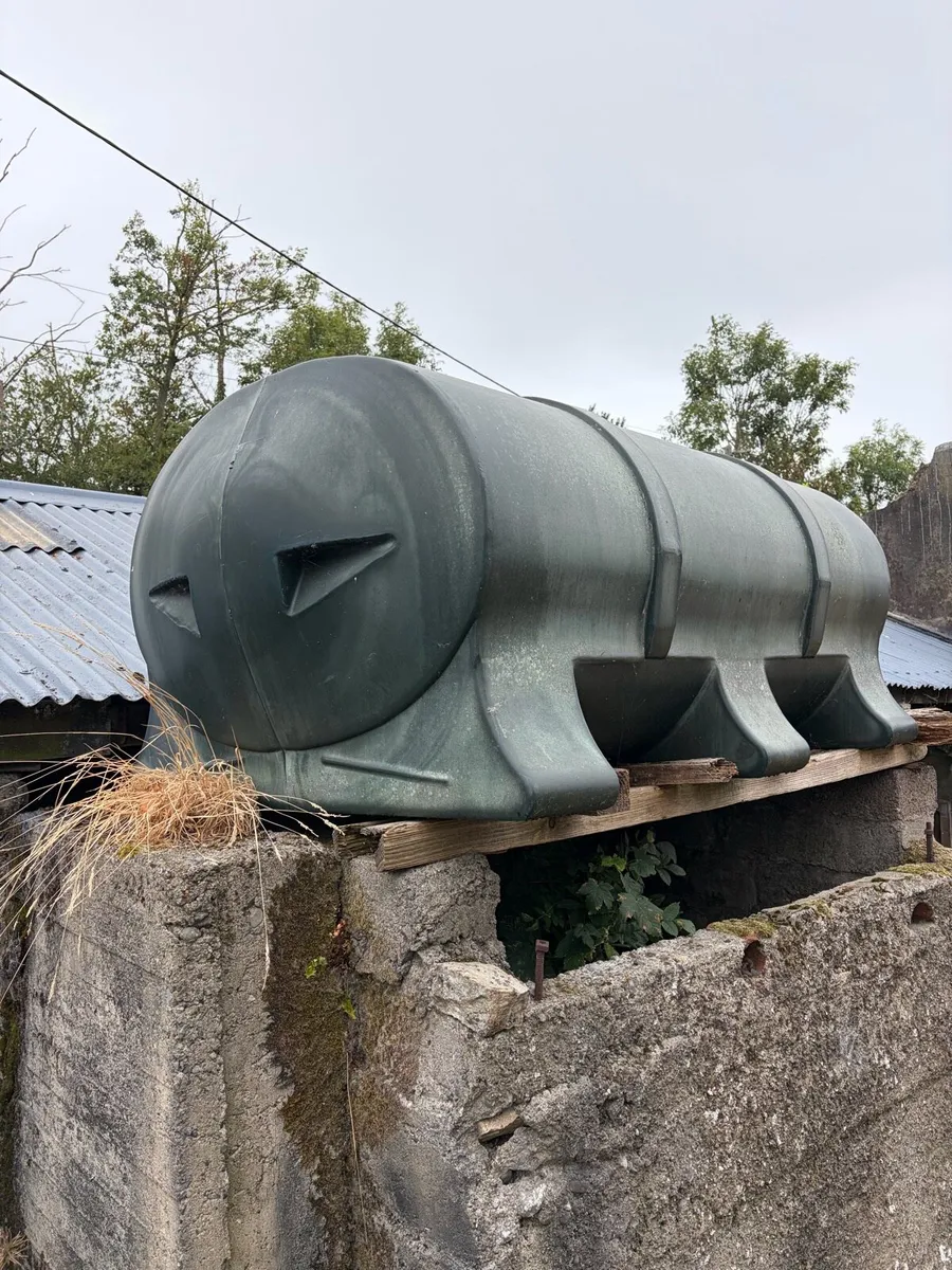 Oil/Fuel tank - Image 1