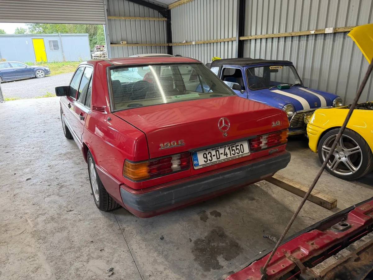 Mercedes 290e - Image 4