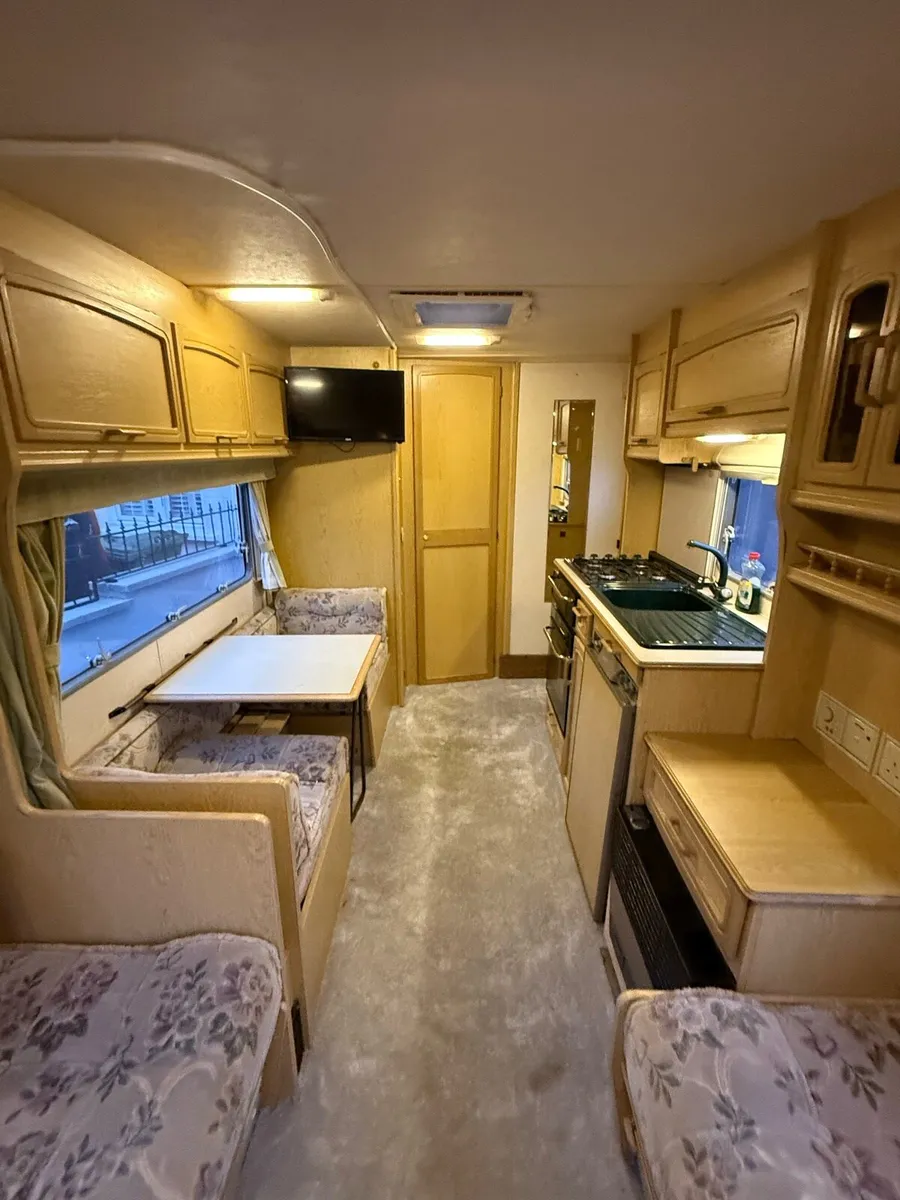 4 BIRTH ABBEY GTS CARAVAN - Image 2