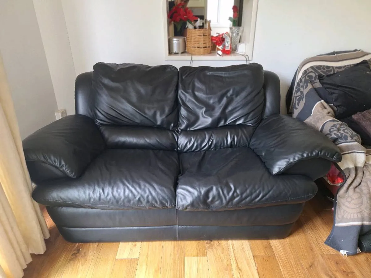 FREE Black Natuzzi Genuine Leather Recliner Set - Image 1