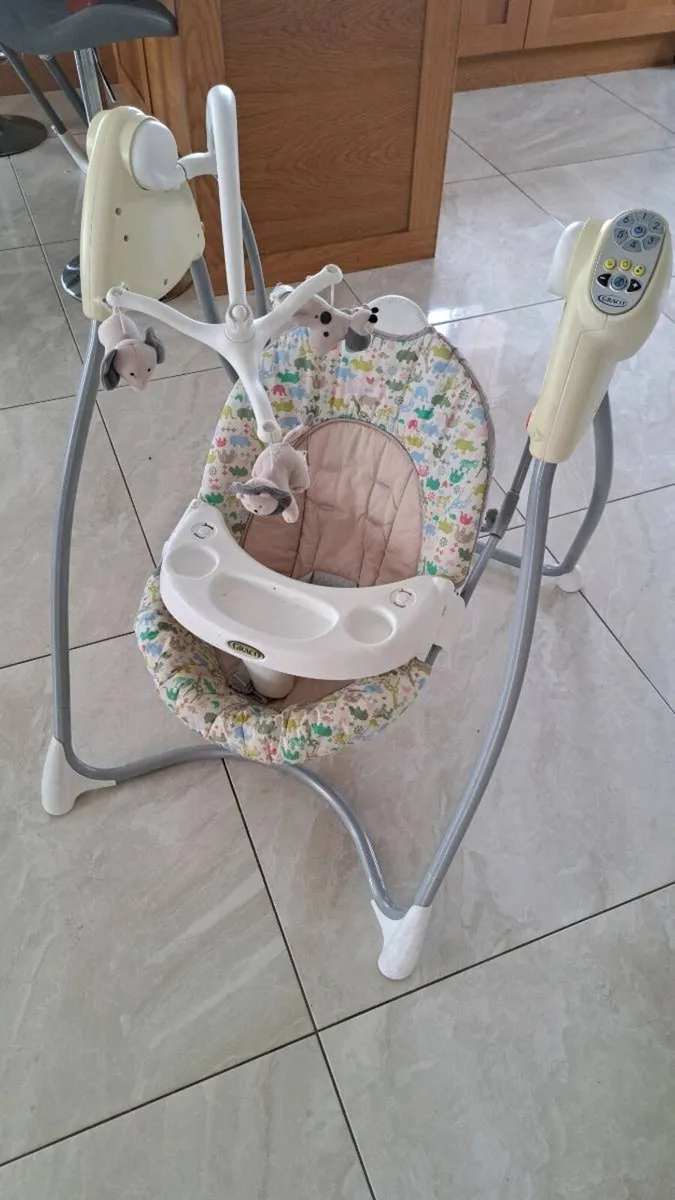 Baby swing chair - Image 1