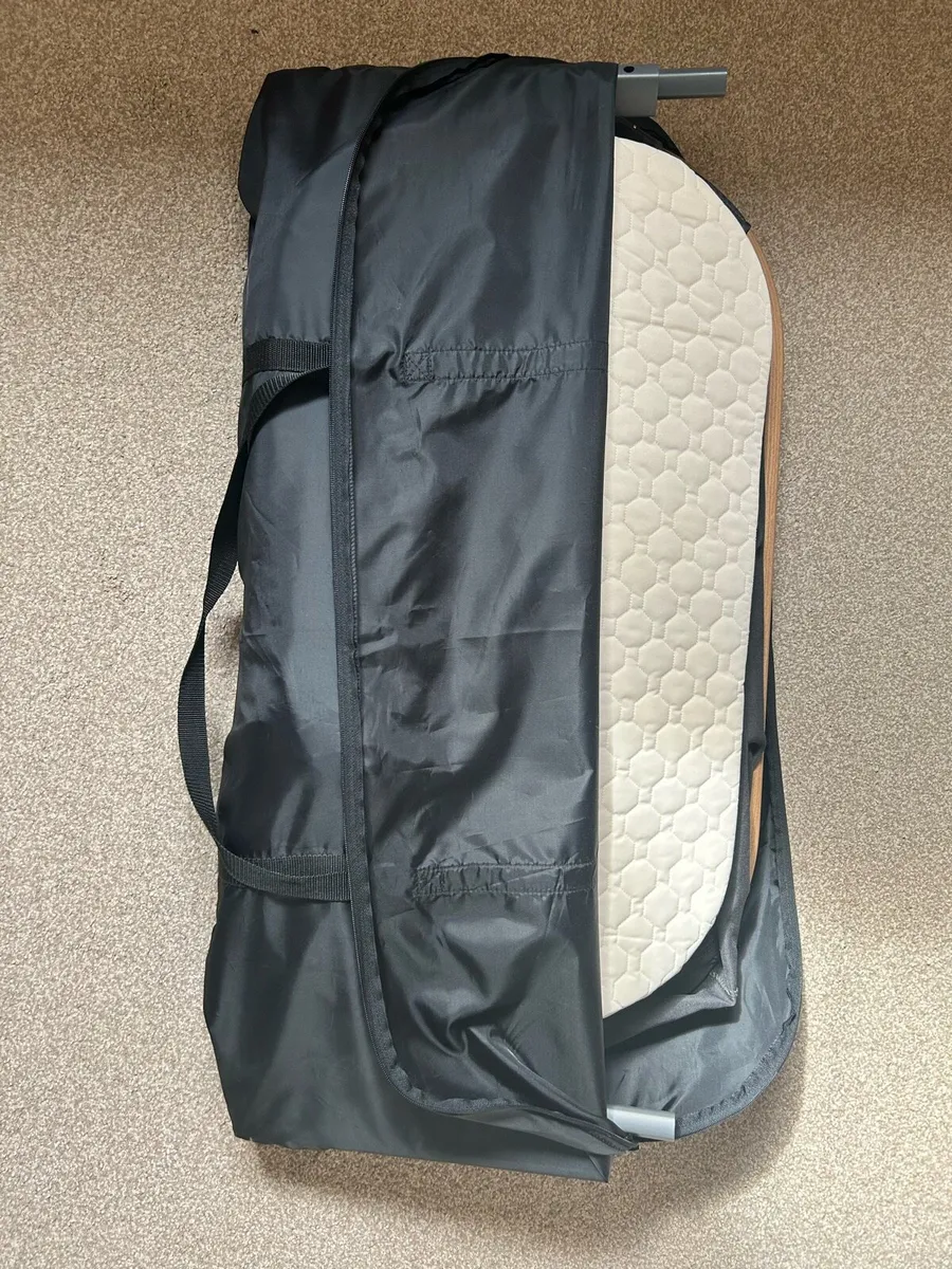 Maxi Cosy Iora Co-Sleeper - Image 3