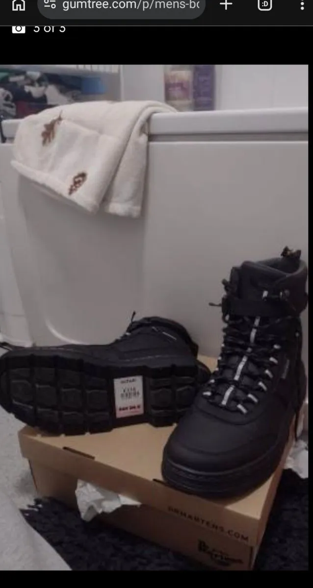 Rrp£170- Size 9 like new Dr martens Boots- bargain - Image 2