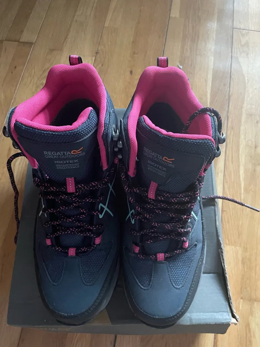 As New Regatta  Women’s Walking Boots, Size 41 - Image 3