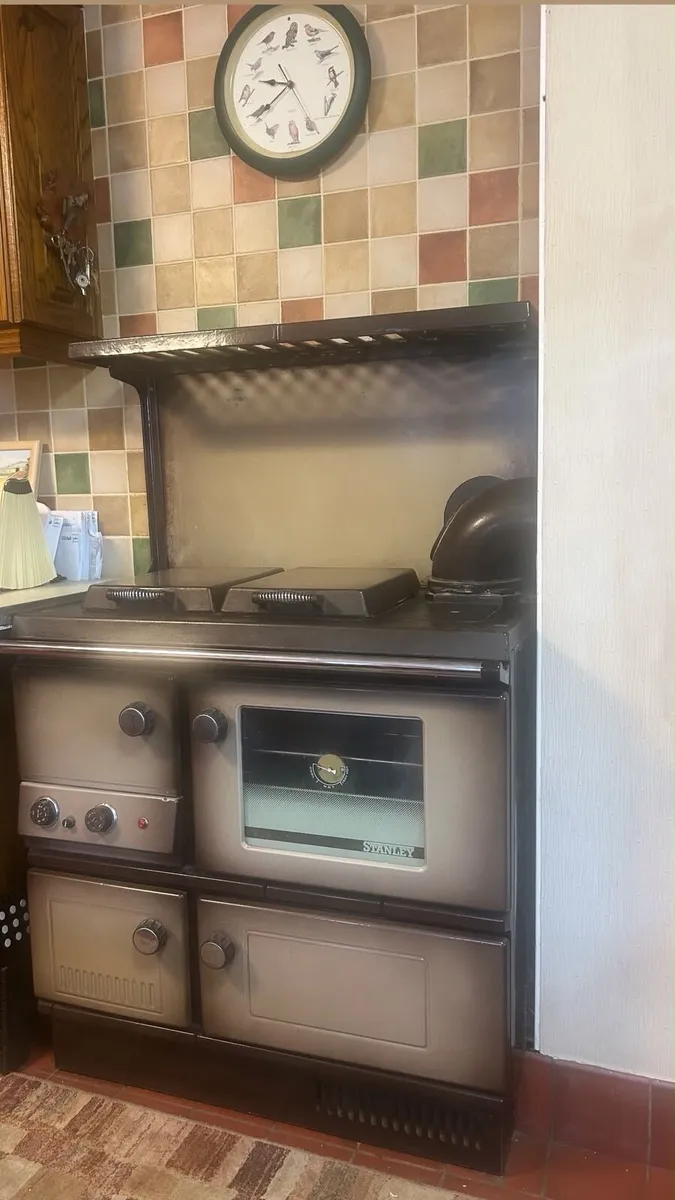 Stanley superstar central heating cooker - Image 1