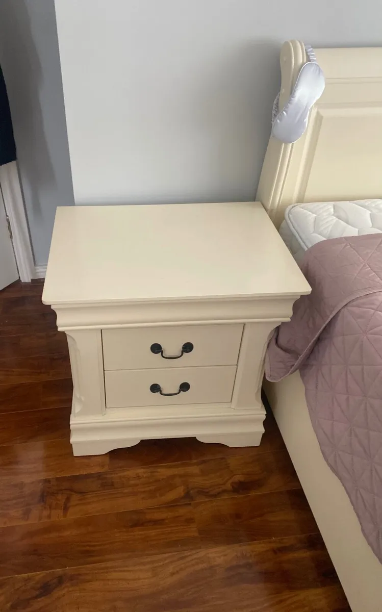 Bedroom set - Image 2