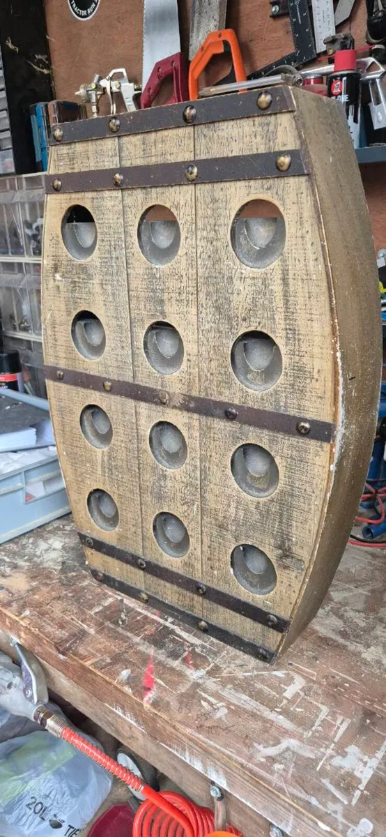 Wine bottle holder - Image 1