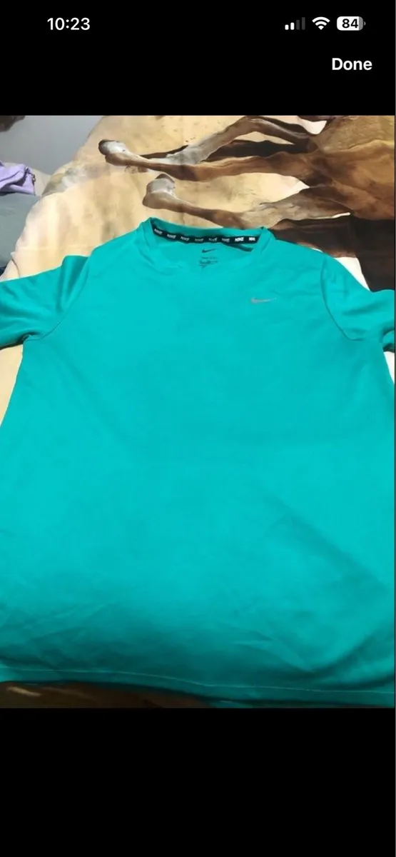 Boys Nike teeshirt size XL €5 - Image 1