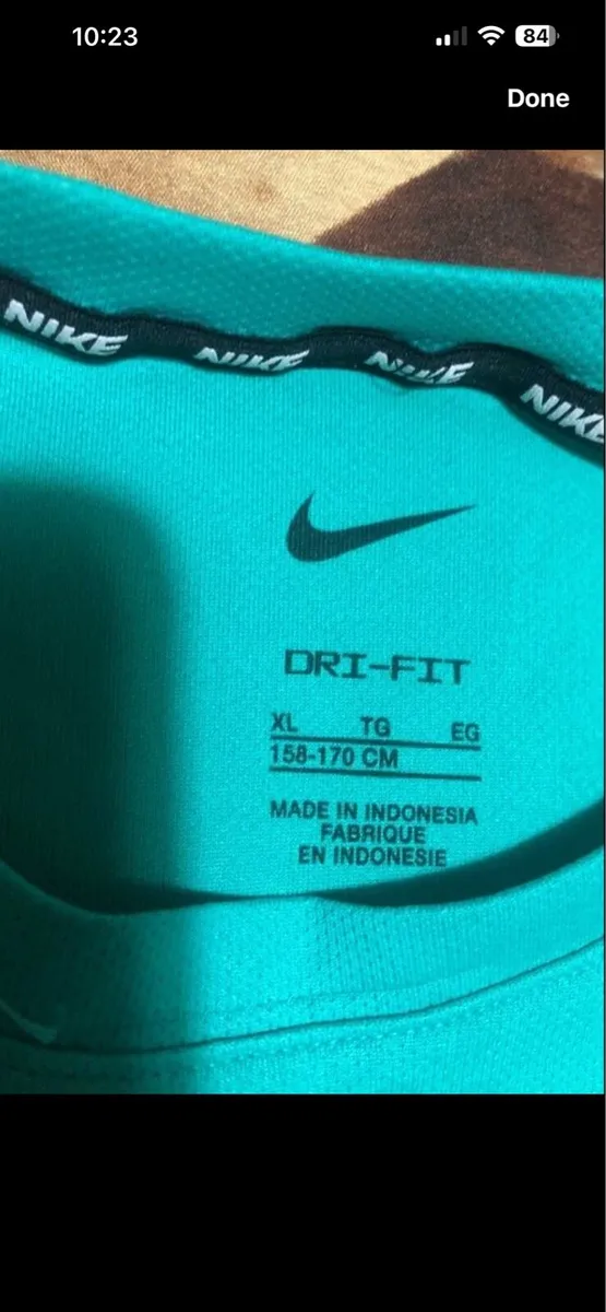 Boys Nike teeshirt size XL €5 - Image 3