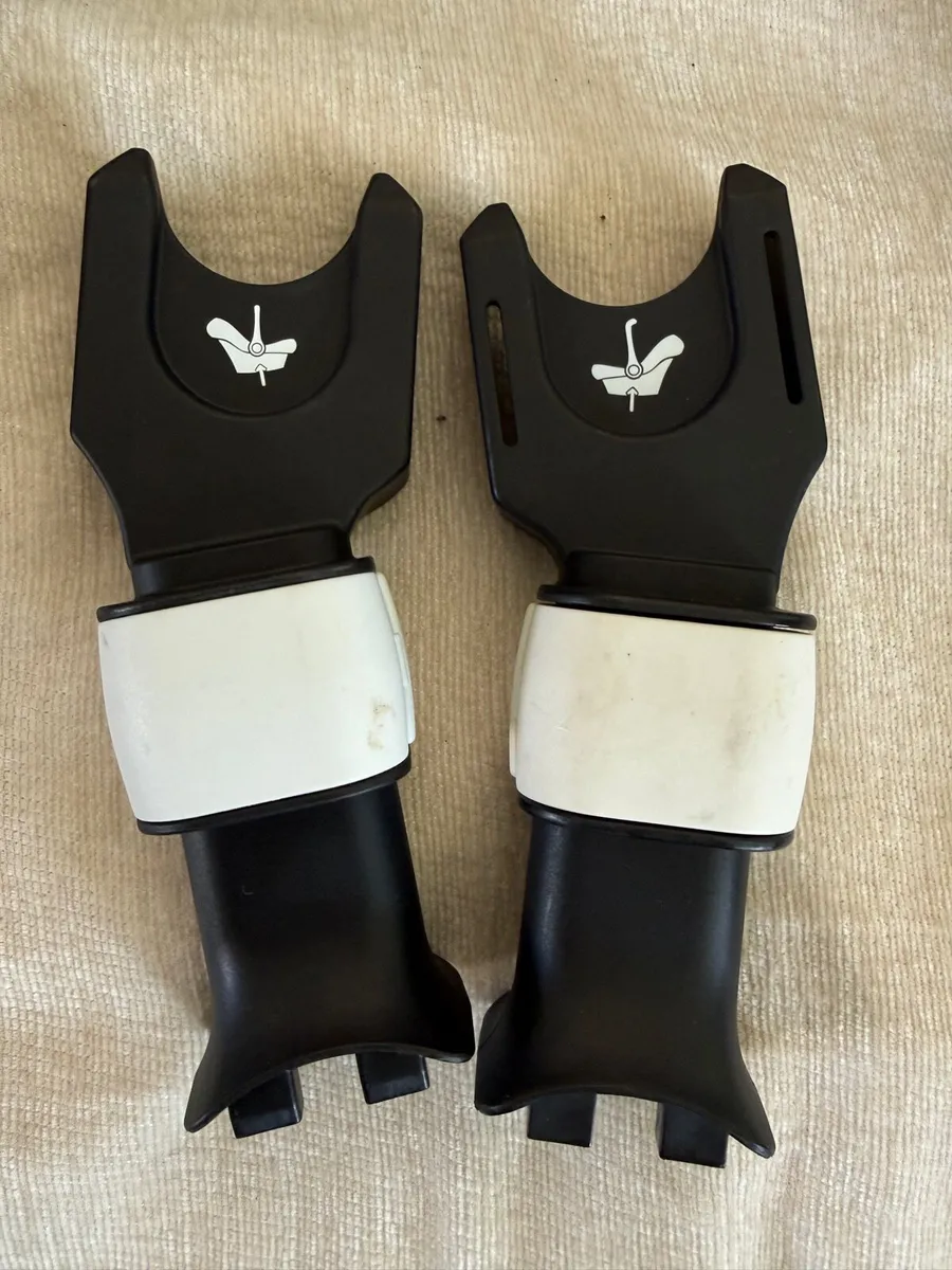Bugaboo Donkey and cameleon car seat adapters - Image 3