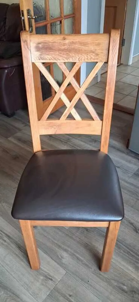 Solid Oak dining table and 6 chairs - Image 4