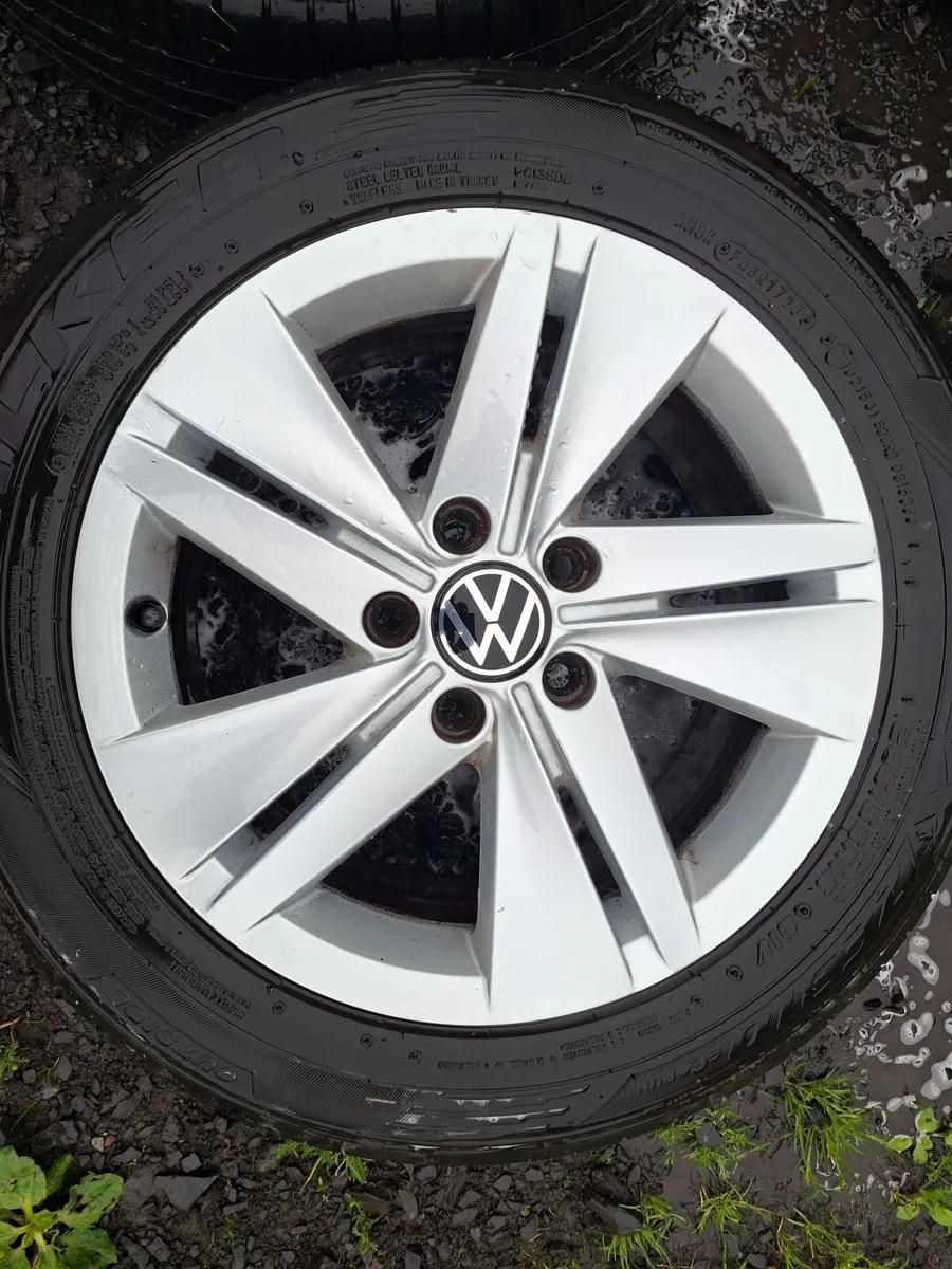 16" Genuine Vw Alloys with tyres - Image 1