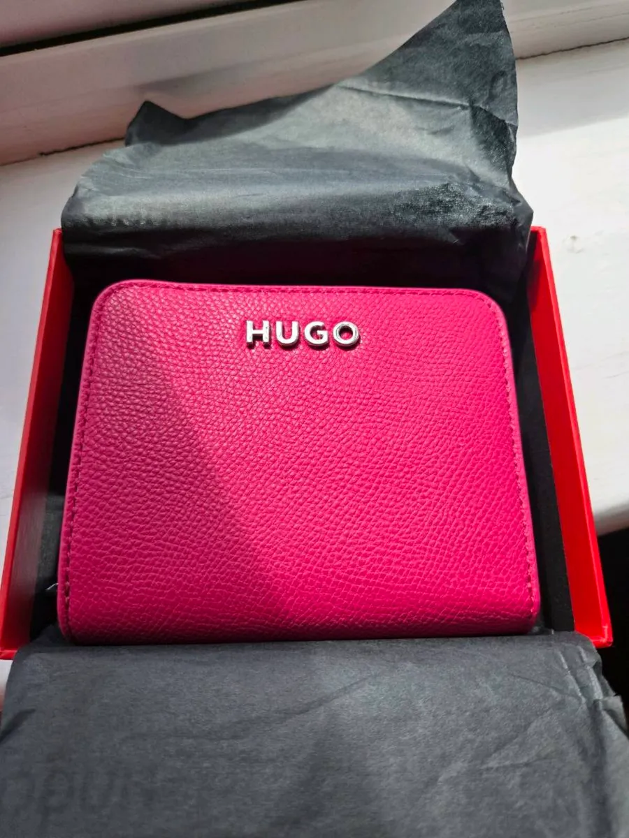 Pink Hugo wallet - Image 1