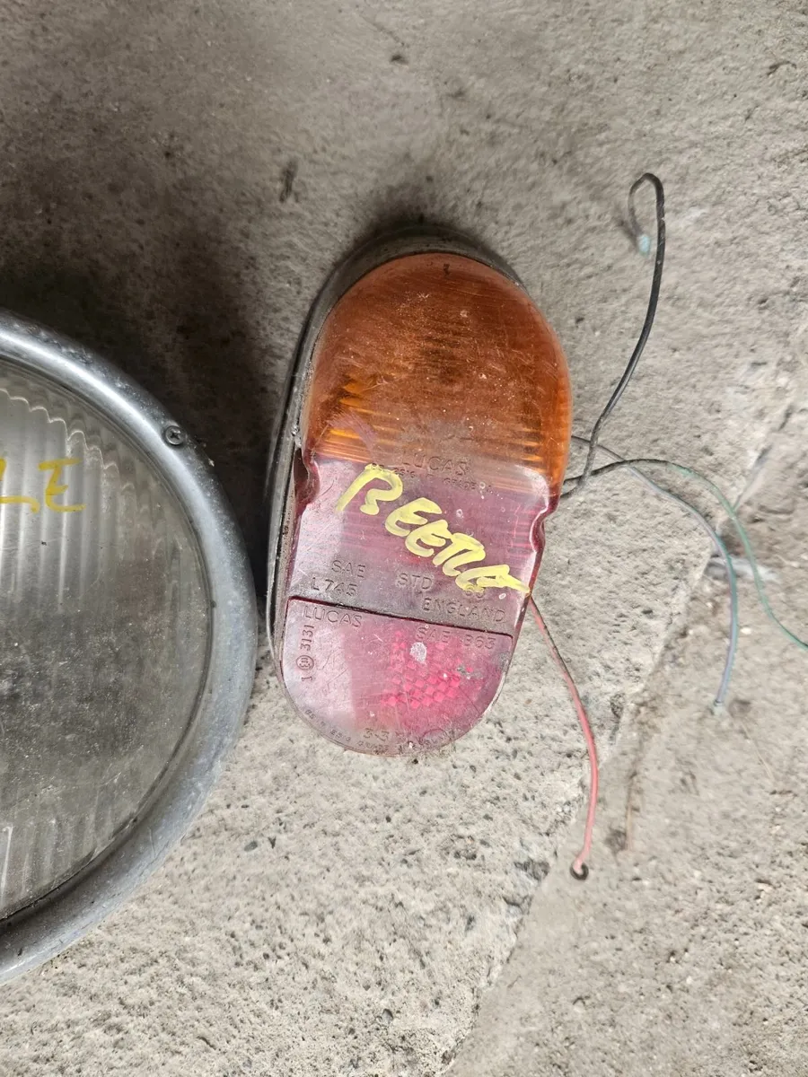 Vintage VW Beetle Headlight and Tailite - Image 4