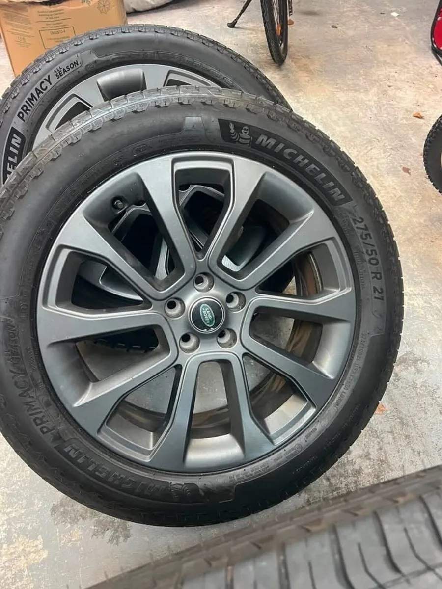 Genuine 21”  Range Rover Alloy Wheels as new - Image 1