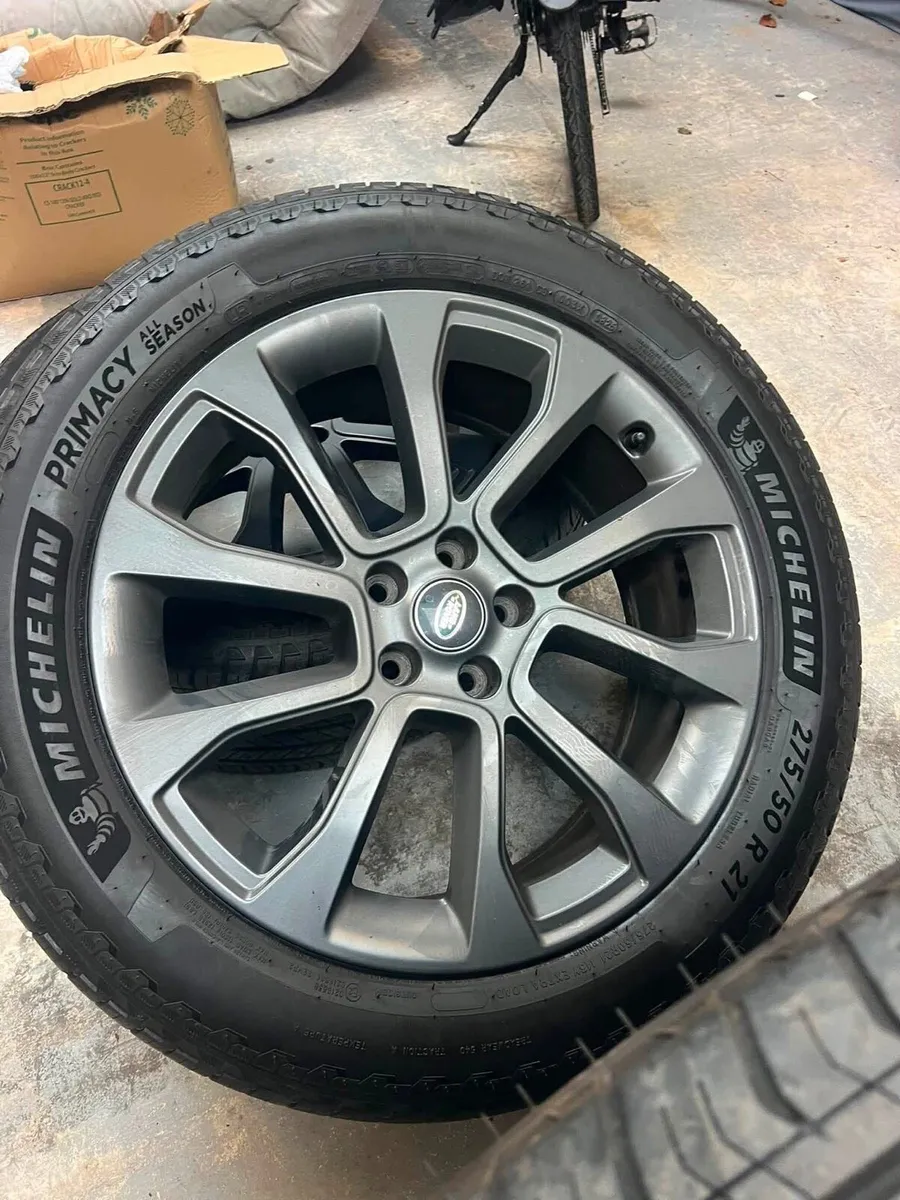 Genuine 21”  Range Rover Alloy Wheels as new - Image 2