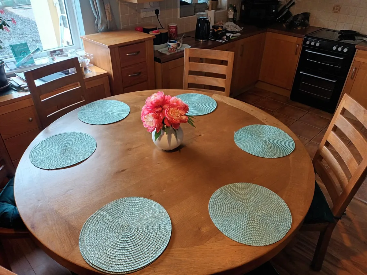 Large round oak table with 4 chairs - Image 2