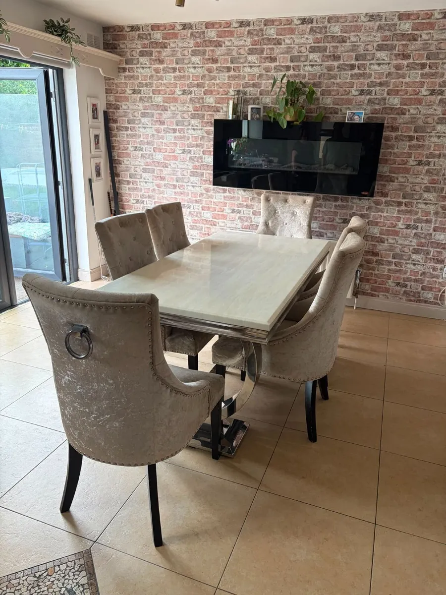 Dining table, 6 chairs - Image 1
