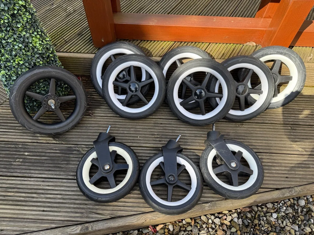 Bugaboo Donkey and cameleon Wheels in Swords - Image 3