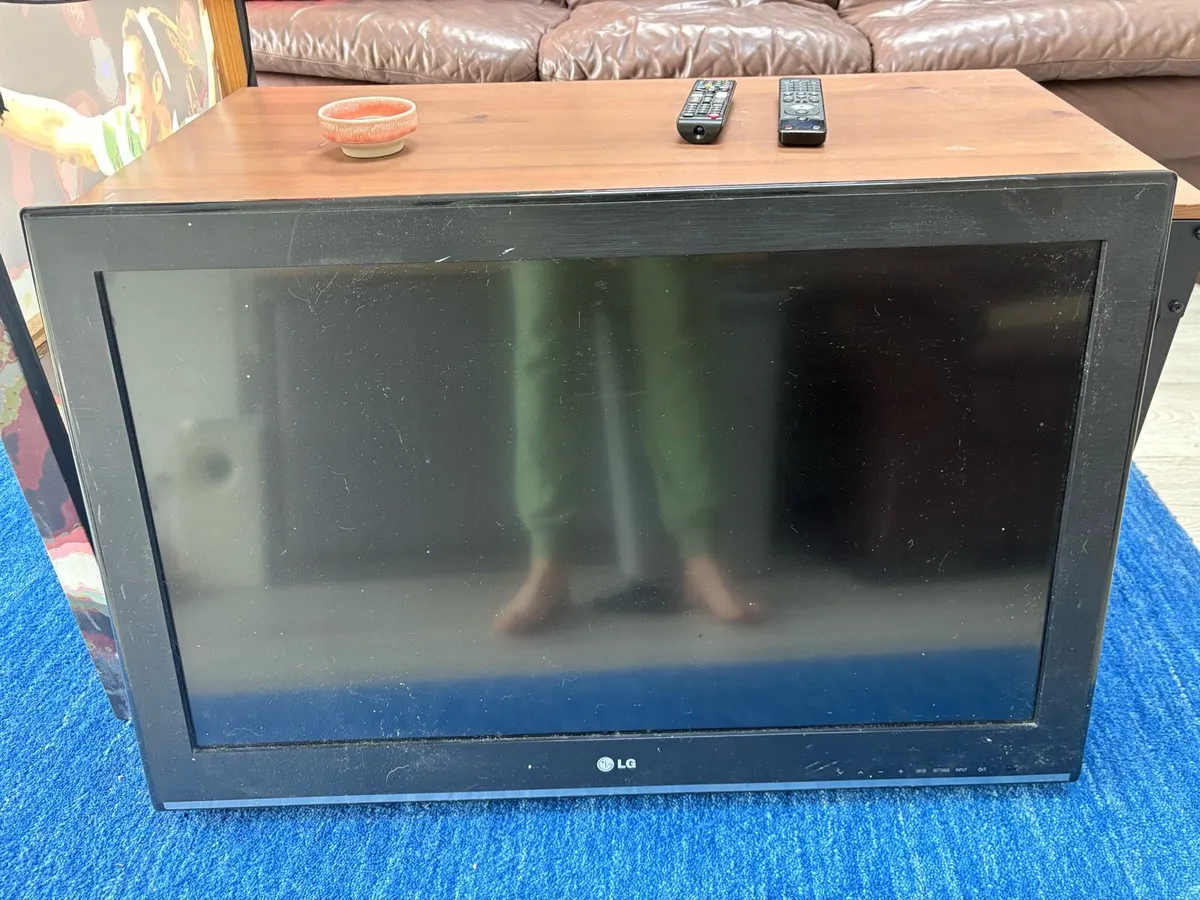 LG 32 inch TV - Image 2