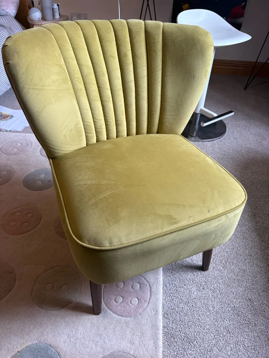 ***Free*** armchair - Image 1