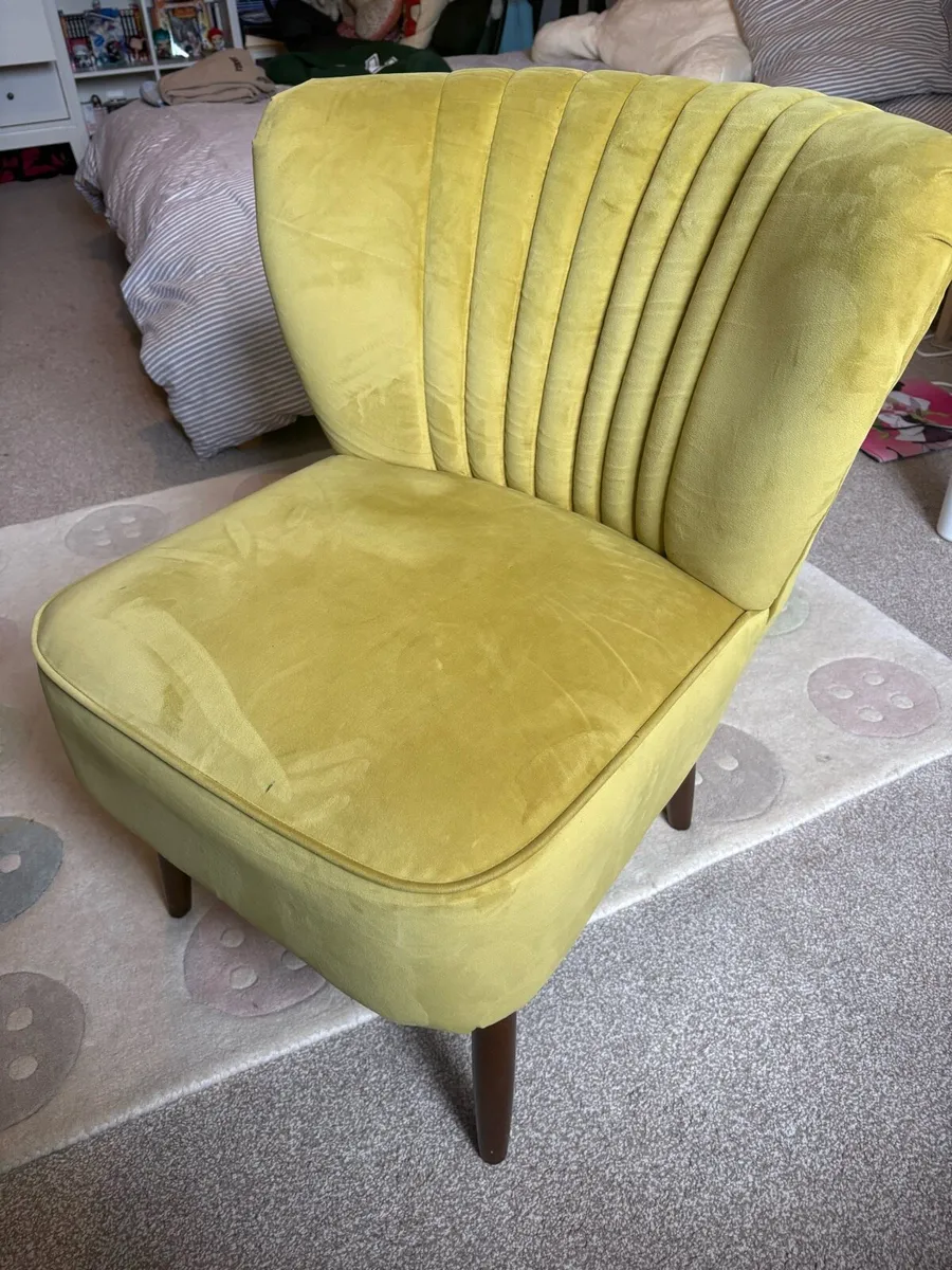 ***Free*** armchair - Image 2