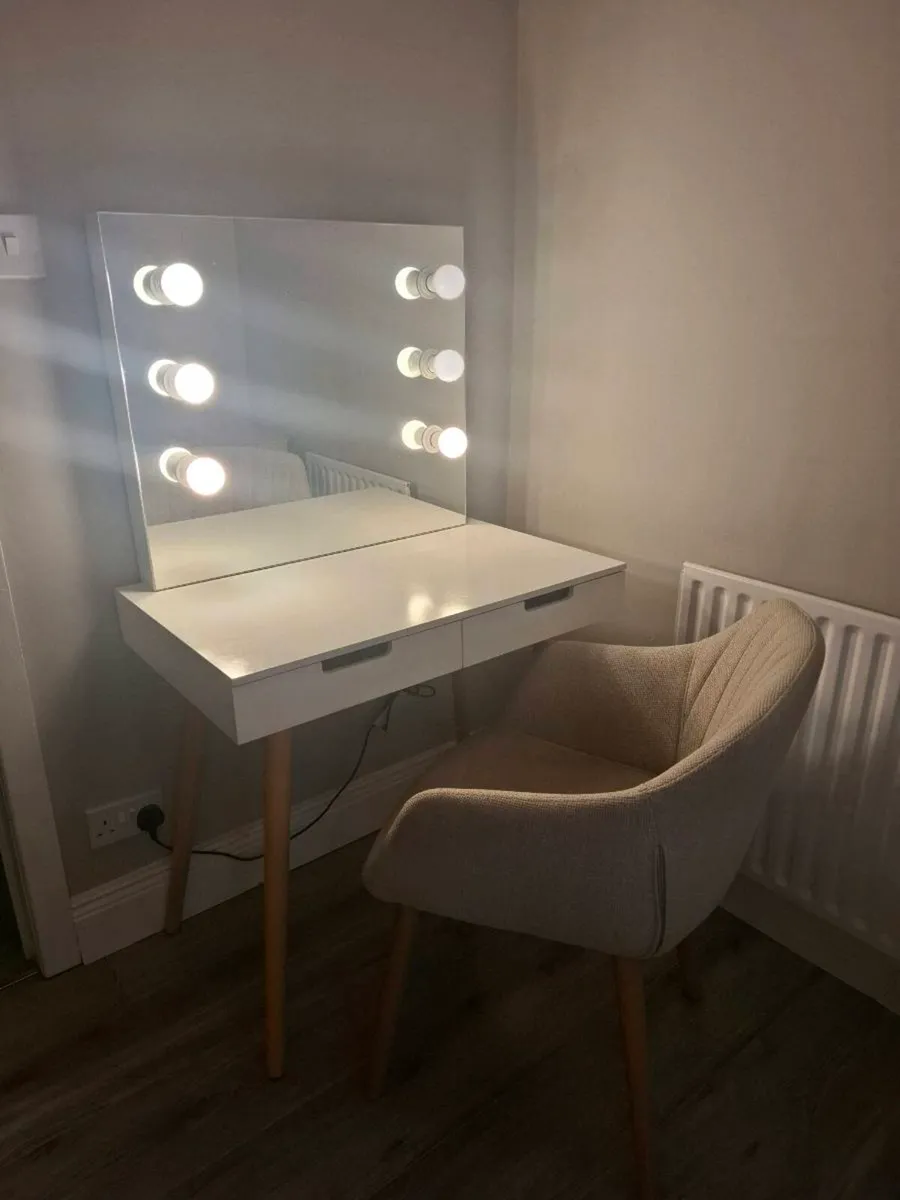 Vanity Table & Hollywood Mirror (+ Chair) - Image 4
