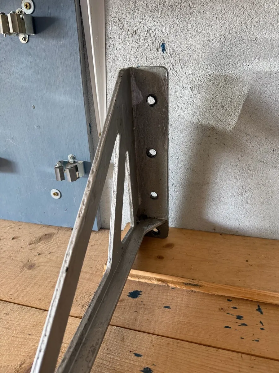 Steel gym grade wall mounted pull up bar - Image 2
