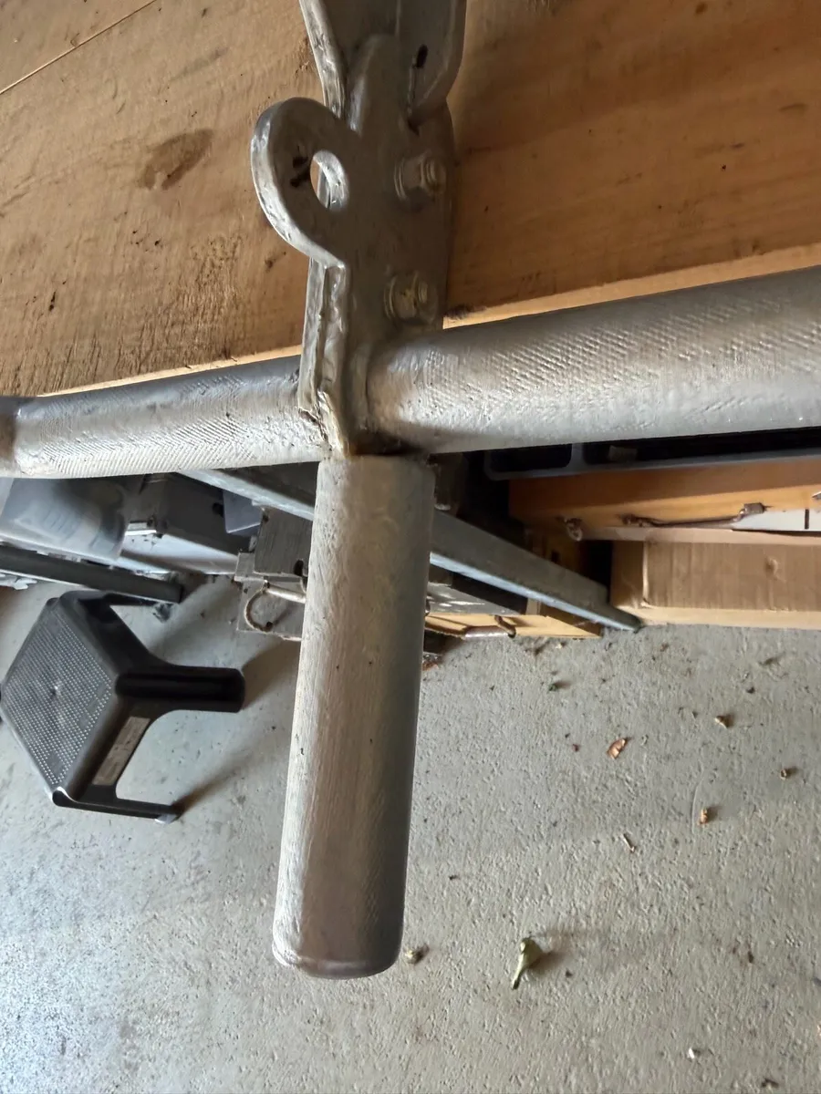 Steel gym grade wall mounted pull up bar - Image 3