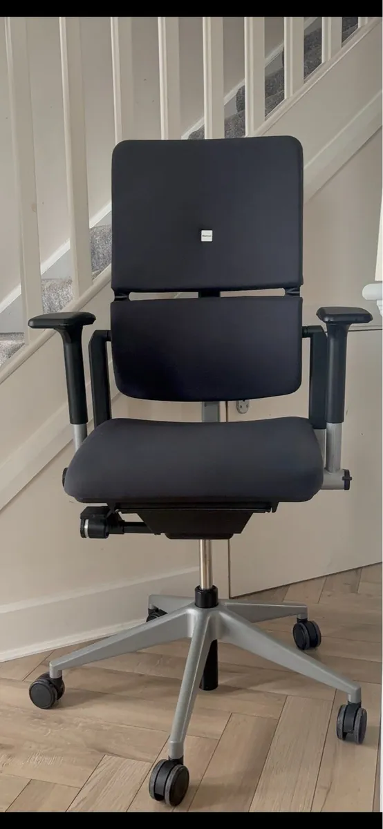 Steelcase V2 Ergonomic Chair-perfect(cleaned🧽 - Image 2